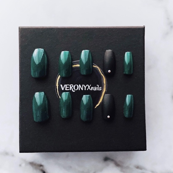 Handmade EnvyGreen set - press-on nails. - Picture 4 of 4